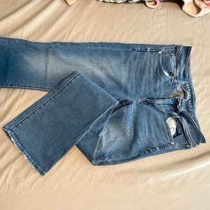 American Eagle 8L Kickboot Jeans